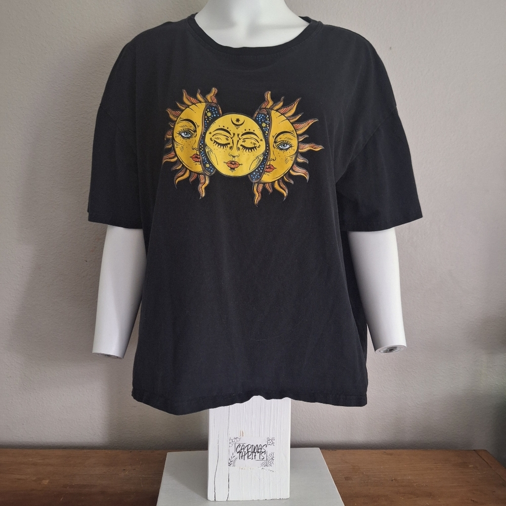 Womens Sun And Moon Black Graphic Tshirt Size XL